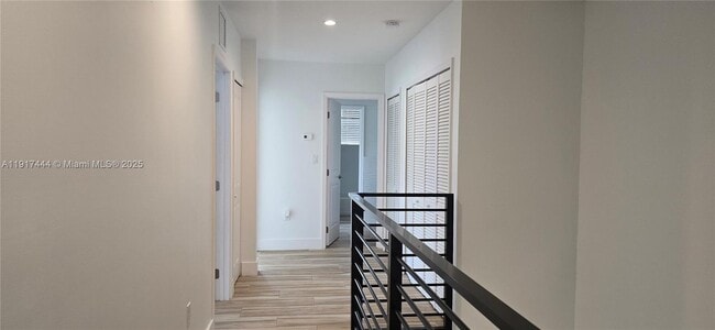 Building Photo - 3620 Thomas Ave