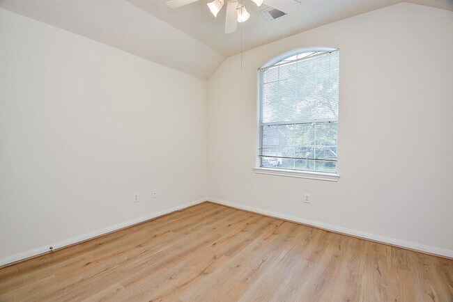 Building Photo - 15119 Newfield Bridge Ln