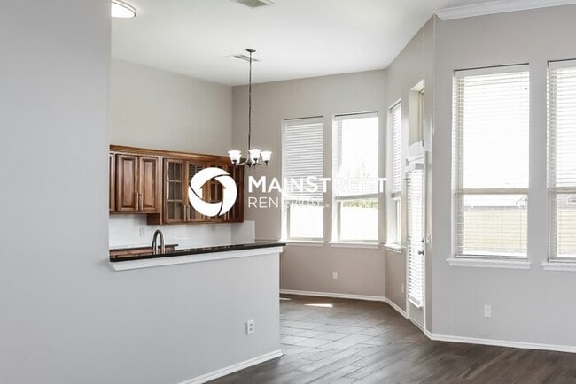 Building Photo - 4 Bedroom Pet-Friendly Home in Edmond, OK ...