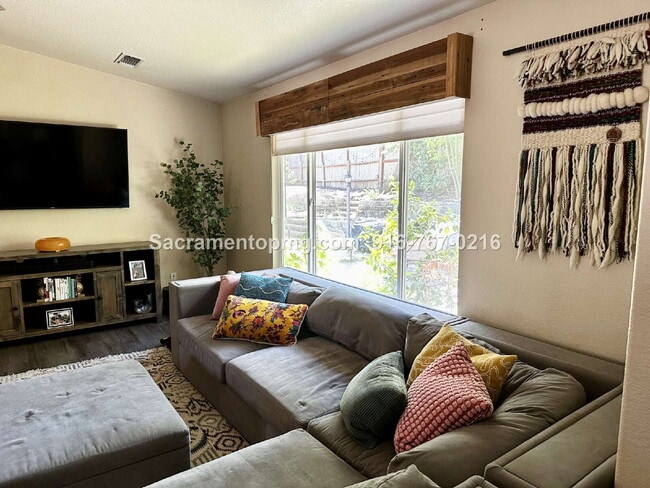 Building Photo - 1283 Live Oak Ln
