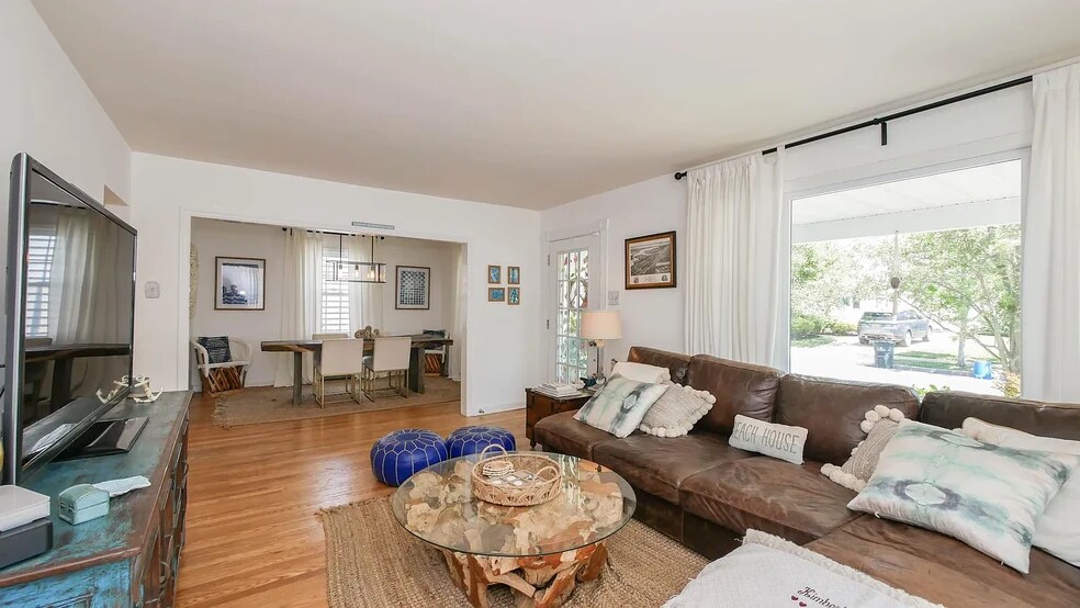 Building Photo - 110 N Pembroke Ave