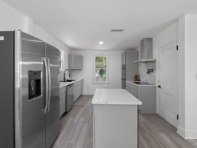 Building Photo - 908 E Lee St