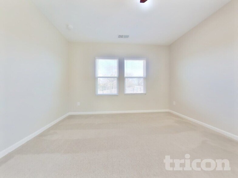 Building Photo - 115 Sorrento Dr