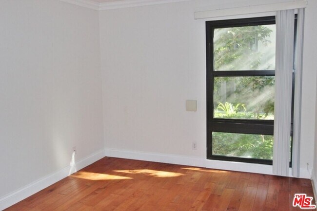 Building Photo - 7765 W 91st St