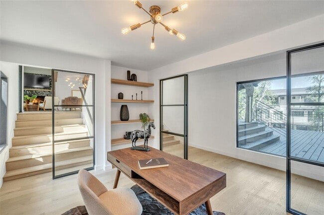 Building Photo - 2100 Apricot Glen Dr