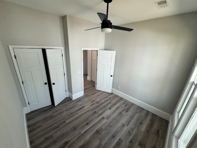 Building Photo - 144 Walnut St