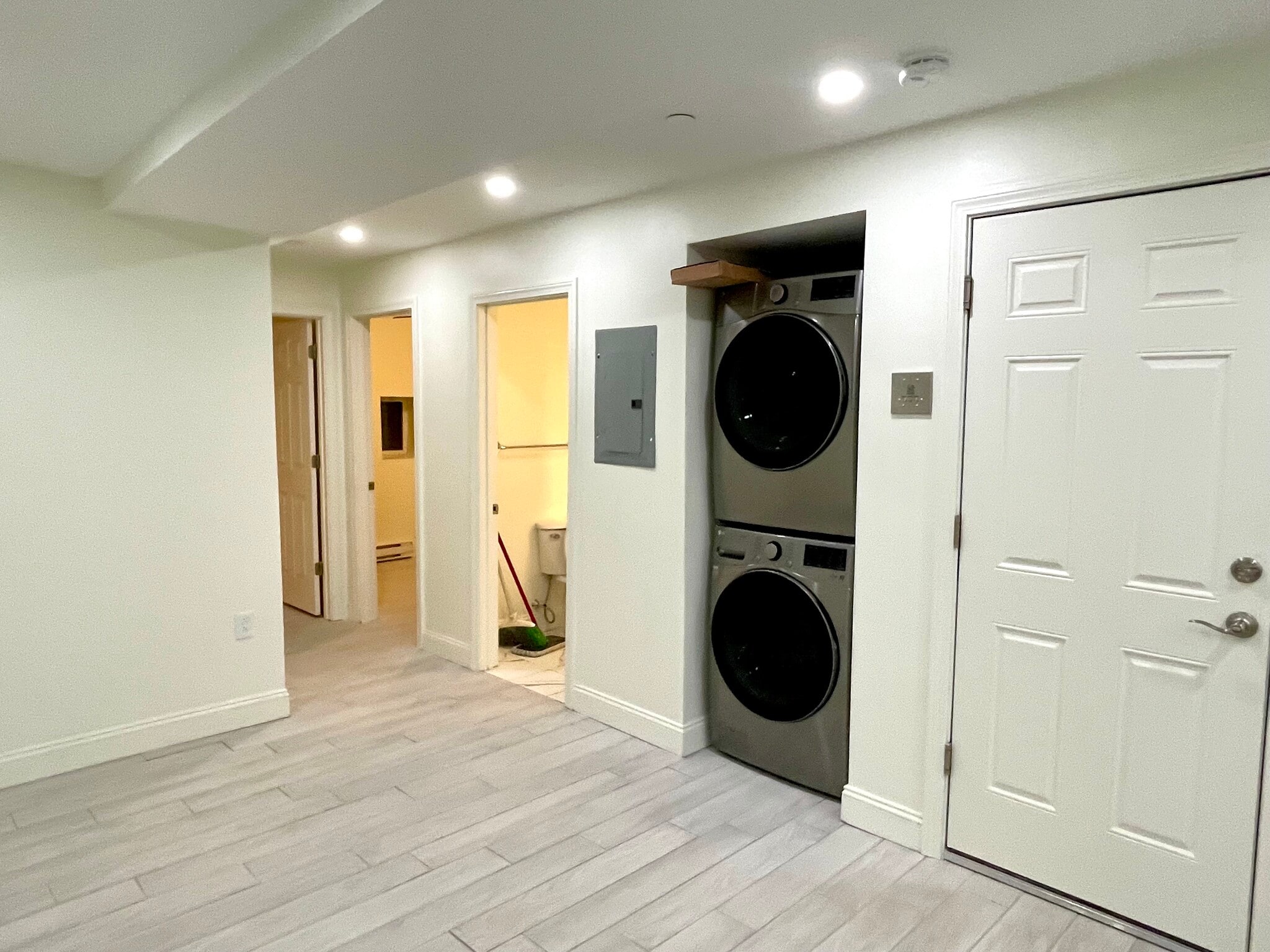 Building Photo - 47 Charter St