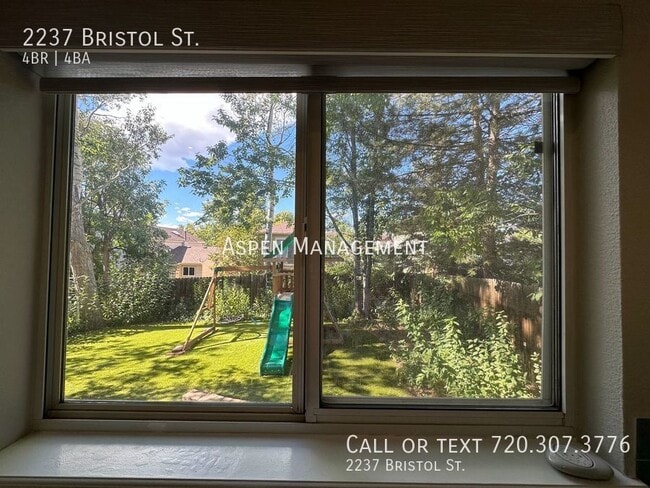 Building Photo - 2237 Bristol St