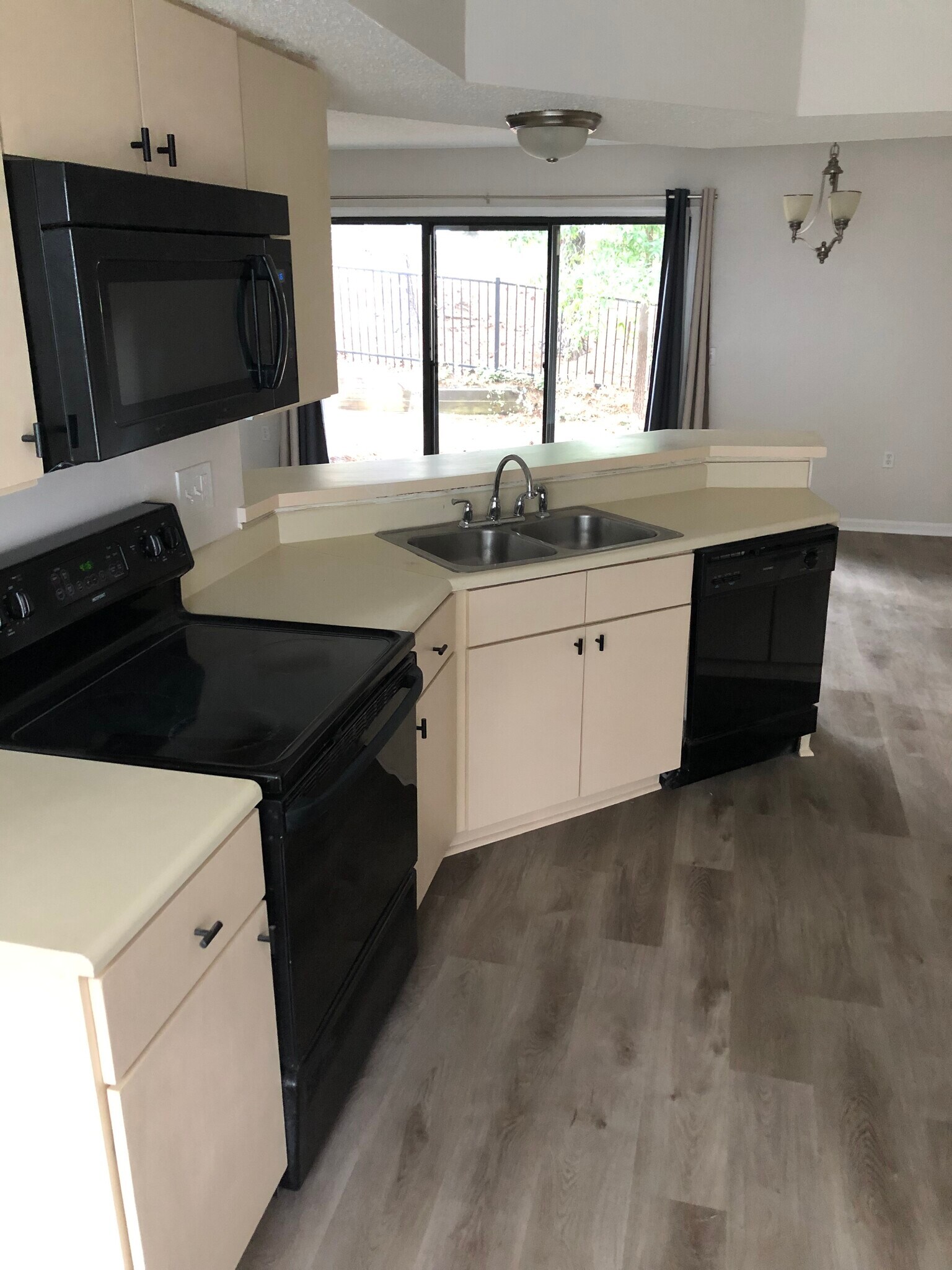 Building Photo - 7703 Falcon Rest Cir