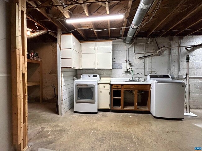 Building Photo - 814 Altavista Ave