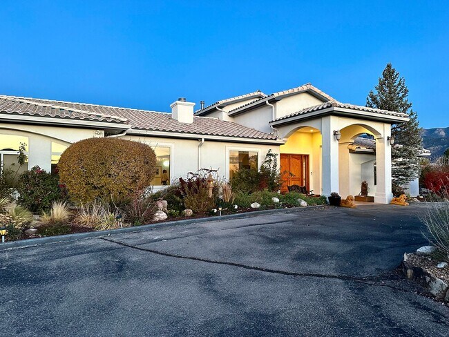 Building Photo - Move in Special Luxury 4 bedroom 4.5 bathr...