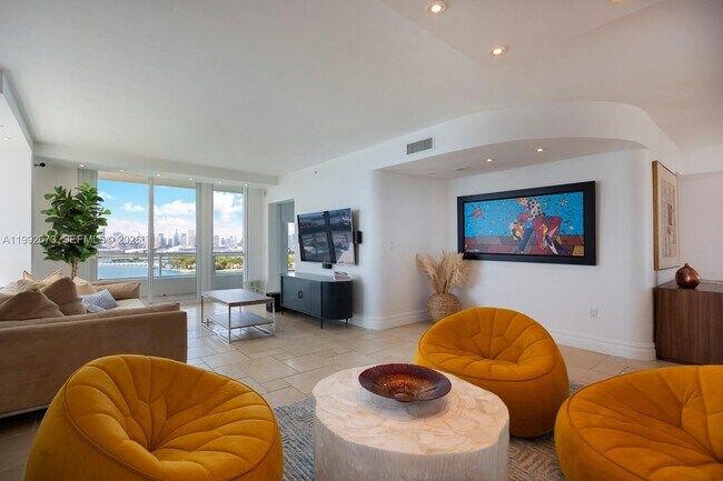 Building Photo - 520 West Ave