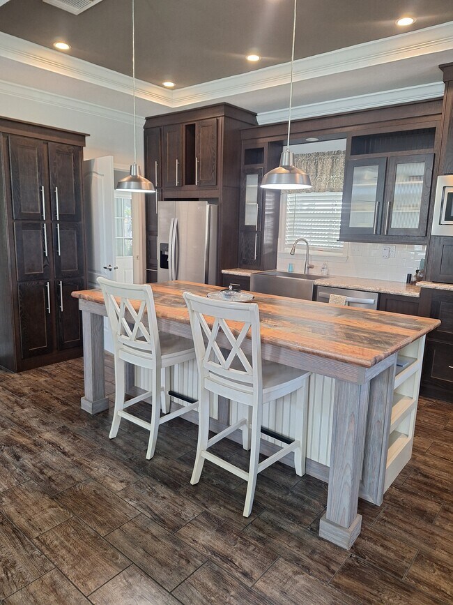 Building Photo - 29201 S Jones Loop Rd