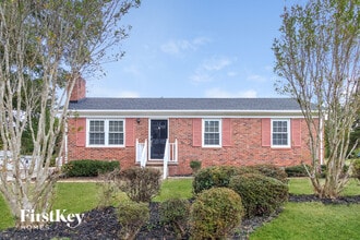 Building Photo - 4305 Sunnyside Dr