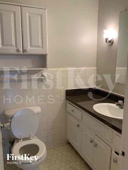 Building Photo - 5117 Scrivener Dr