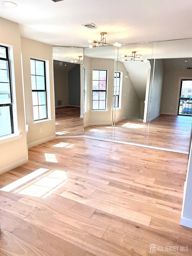 Building Photo - 1511 Pebble Pl