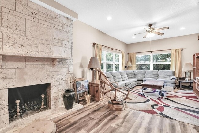 Building Photo - 916 Roberts Rd