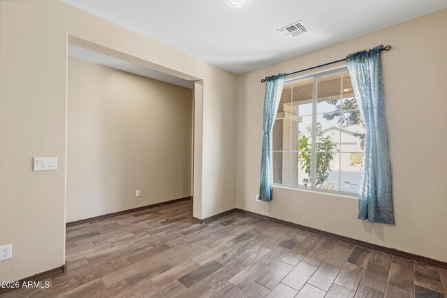 Building Photo - 7422 S 28th Pl