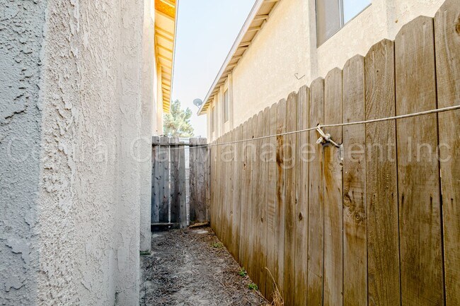 Building Photo - 3308 Loyalton Ave