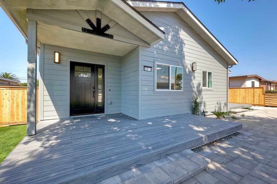 Building Photo - 532 Elm Ave