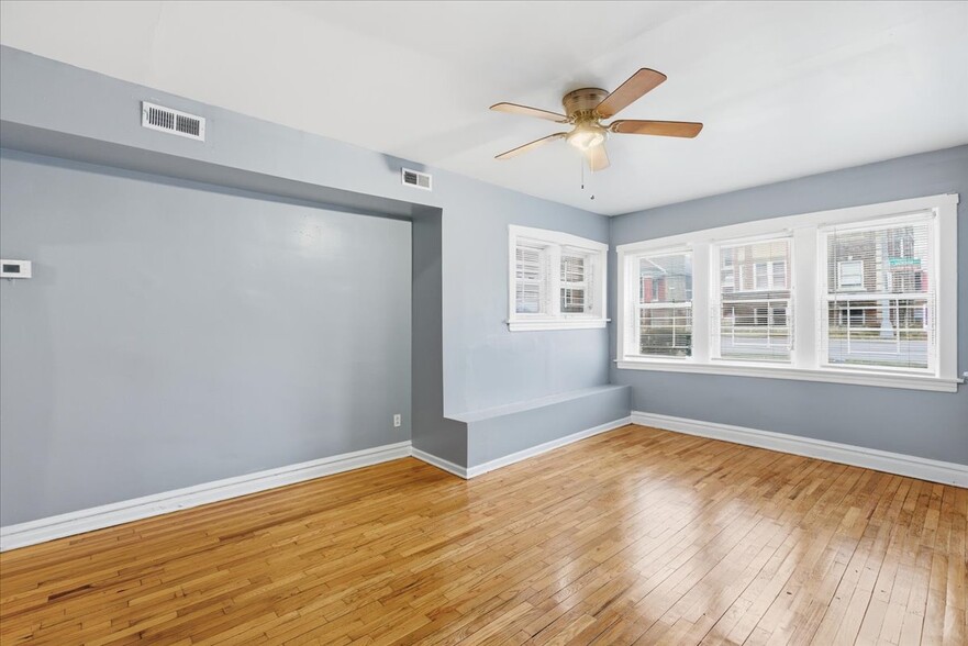 Building Photo - 5301 W Jackson Blvd