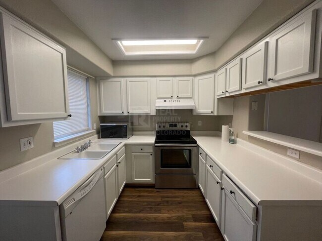 Building Photo - 8262 S Fillmore Way