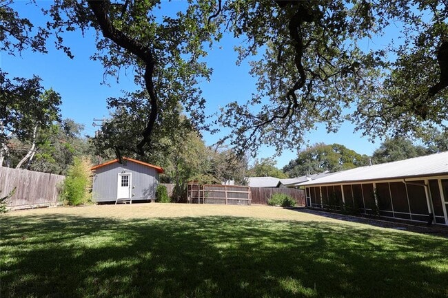 Building Photo - 4702 Shadow Ln