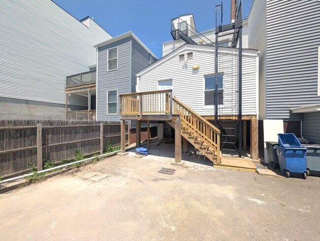 Building Photo - 69 Beacon Ave
