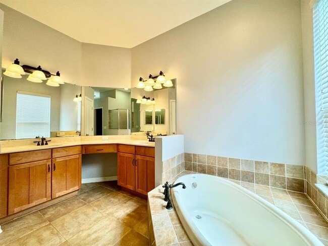 Building Photo - 18205 Fall Creek Dr