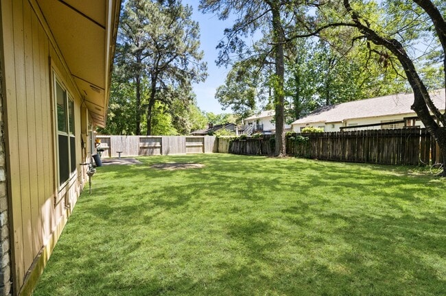 Building Photo - 3218 Sycamore Springs Dr