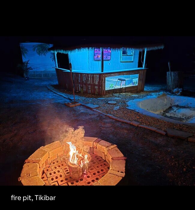 Building Photo - 15634 SW 41st Street Rd