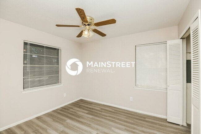 Building Photo - 3 Bedroom Pet-Friendly Home in Irving, TX with Main Street Renewal