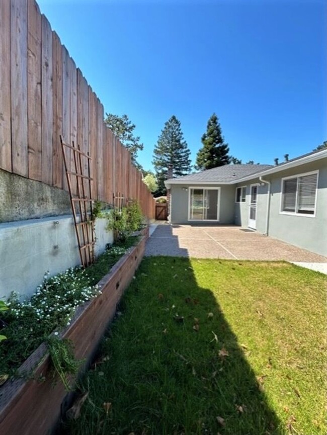 Building Photo - Beautifully Remodeled 3 Bed/2 Bath House i...