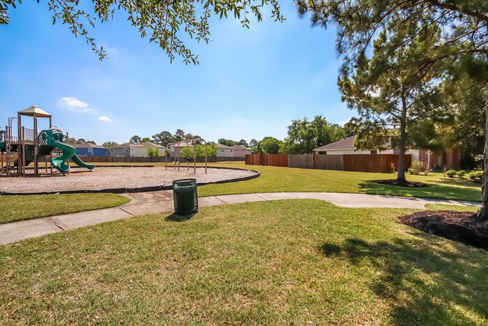 Building Photo - 16707 Highland Villa Ln