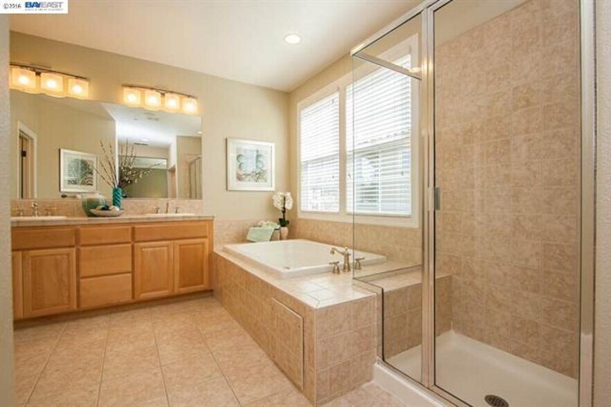 master bath - 4431 Bangor Ct