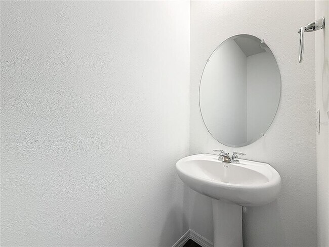 Building Photo - 35541 Kinsey Pt