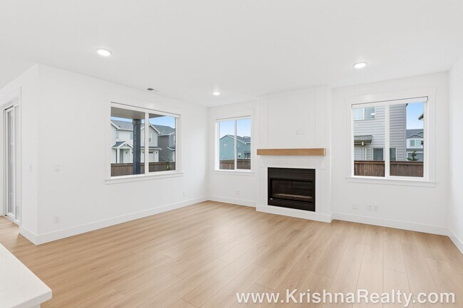 Building Photo - Spacious 5 BR | 3 BA | Modern Corner-Lot Single-Family Home | Farmstead Crossing Neighborhood