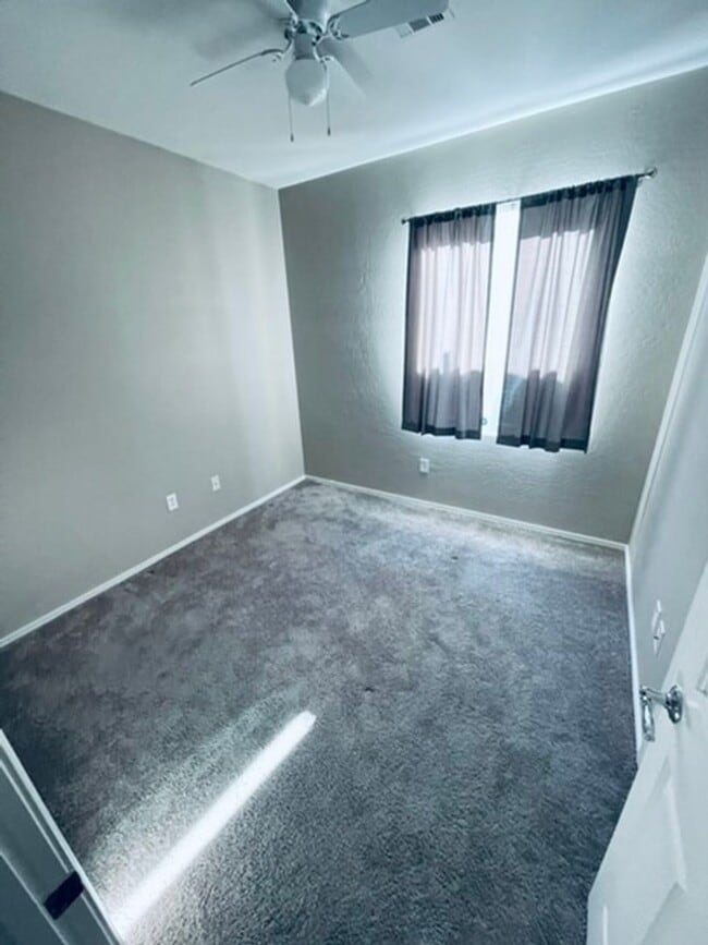 Building Photo - Beautiful Upgraded, single story home in a...