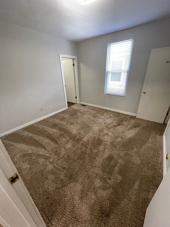 Building Photo - Two Bedroom Single Family Home