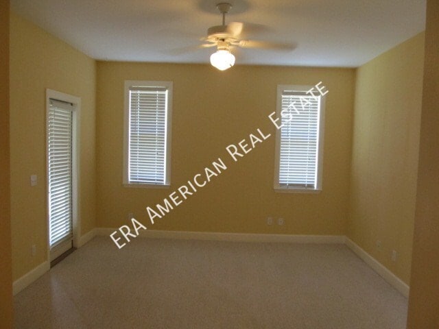 Building Photo - 26 Village Ln