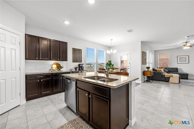 Building Photo - 8706 Hidden Oaks Dr