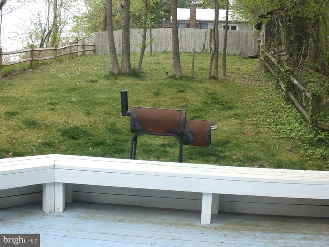 Building Photo - 3550 Bay View Dr