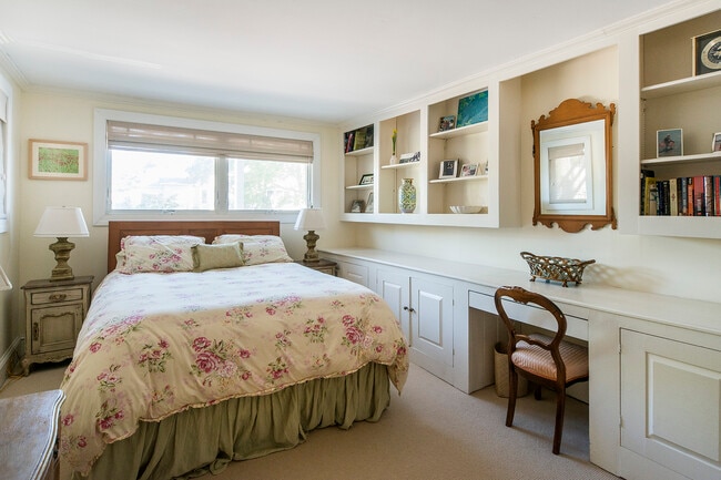 Building Photo - 281 Beach Ave