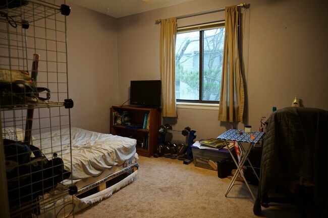 Bedroom #2 on second floor - 505 Sunridge Dr