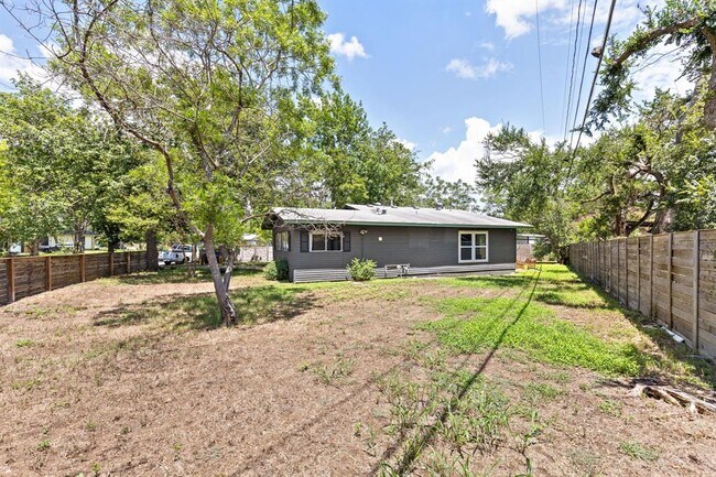 Building Photo - 4911 Brighton Rd