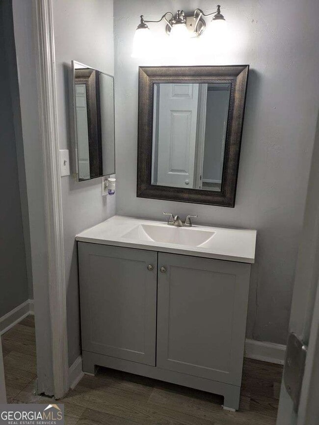 Building Photo - 605 Ridge Creek Dr