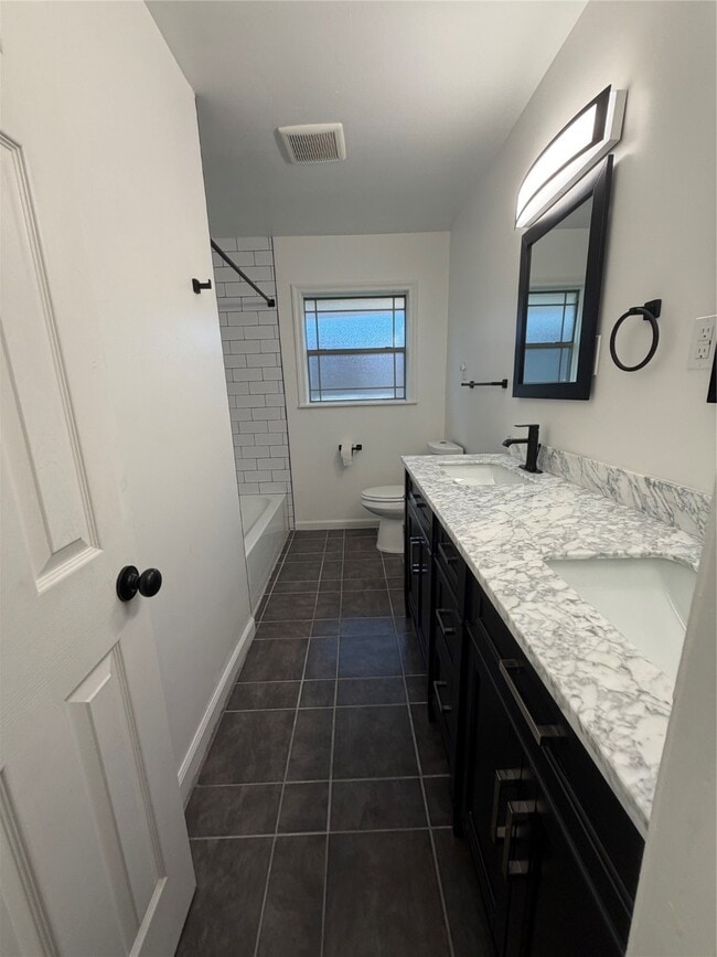 Building Photo - 1206 Stonecrest Dr