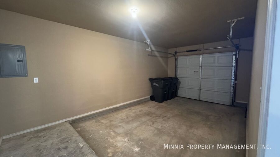 Building Photo - 2412 N Ave O