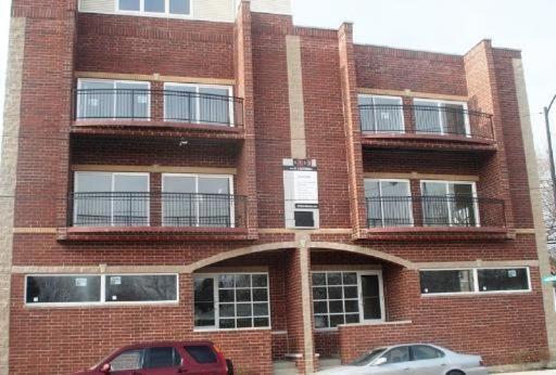 Building Photo - 5758 N California Ave