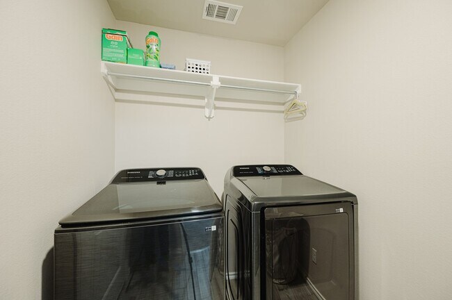 Building Photo - 9007 Antelope Ave